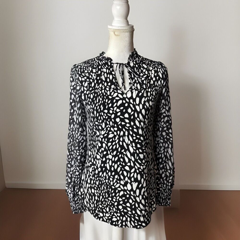 White House Black Market Black and White Tunic-Length Blouse